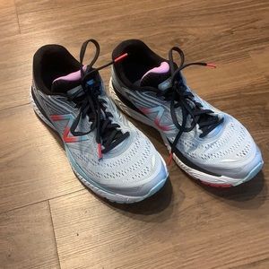 EUC new balance sneakers 880v7